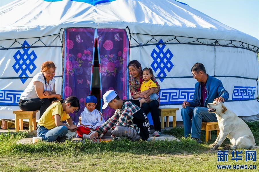 (特別的暑期生活·圖片故事)(4)草原女孩錫林花的暑期“歡樂時光”