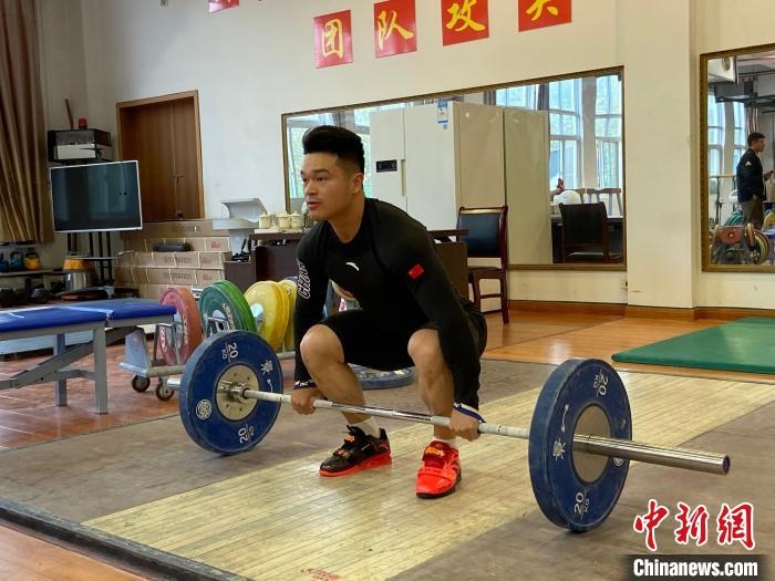 石智勇訓(xùn)練場景。　林波 攝