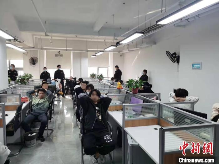 抓捕現(xiàn)場?！￠L沙市公安局供圖