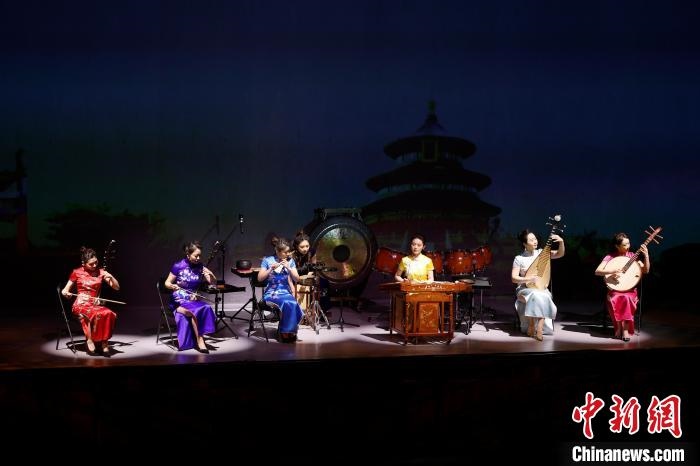 6日，“相約北京”奧林匹克文化節(jié)暨第22屆“相約北京”國際藝術節(jié)在京開幕。　<a target='_blank' href='/'>中新社</a>記者 富田 攝