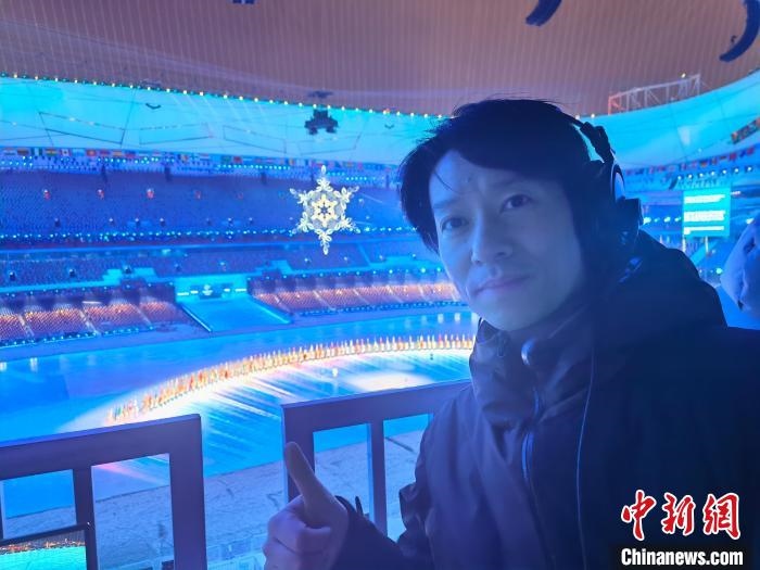 張文海在“鳥巢”內。　張文海 供圖