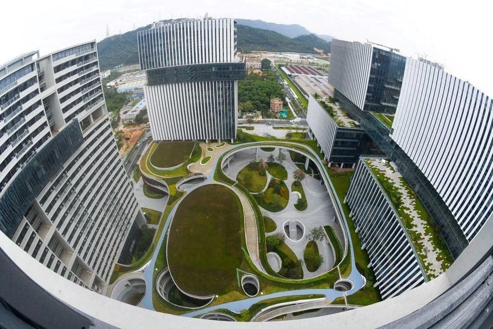 △位于深圳的光明科學(xué)城啟動(dòng)區(qū)。預(yù)計(jì)今年啟動(dòng)區(qū)的合成生物大科學(xué)裝置將部分投入使用。