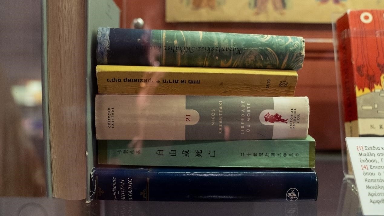 《自由或死亡》是卡贊扎基斯第一部被翻譯成中文的作品，希臘名為《米卡尼船長》，“米卡尼”正是他父親的名字。人民網(wǎng)記者 葛泰佚攝