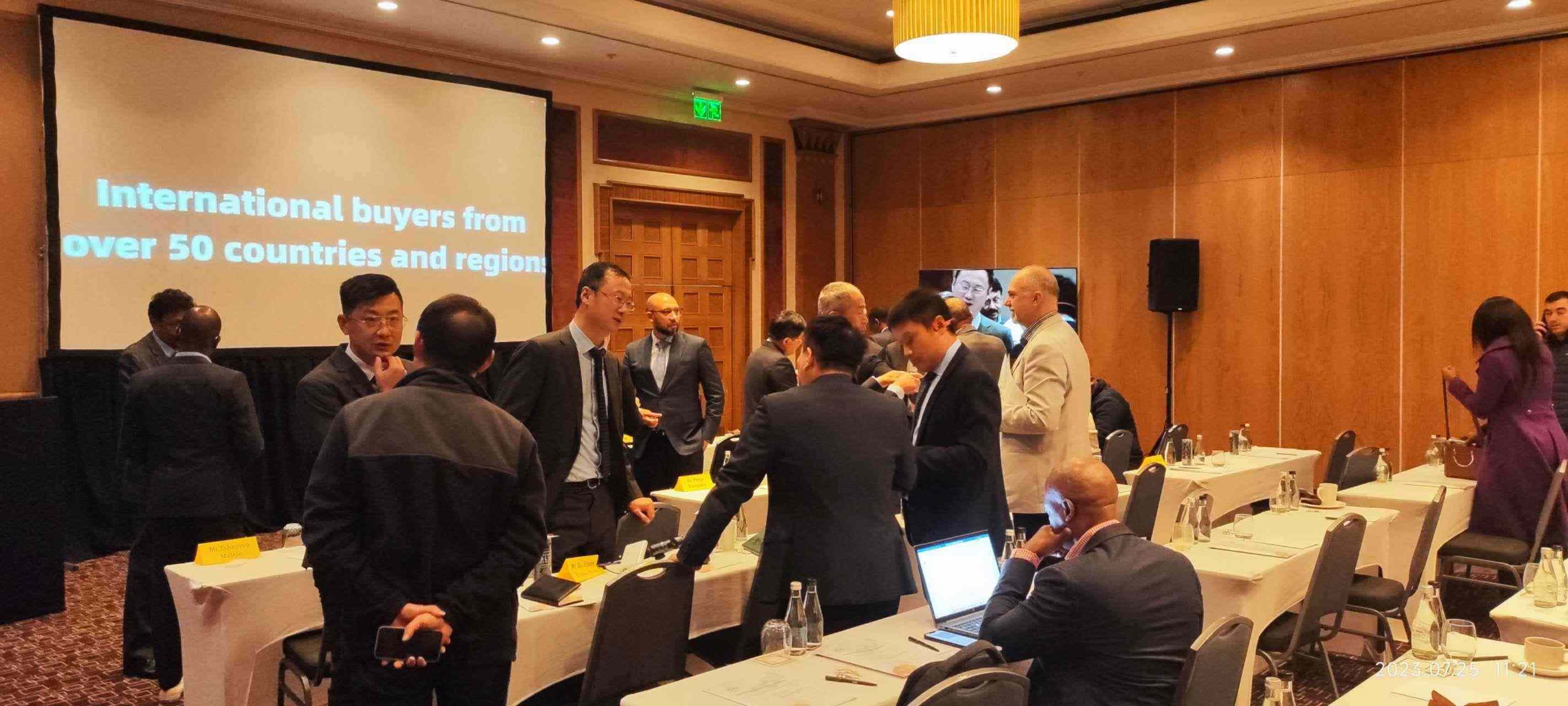 中南企業(yè)現(xiàn)場(chǎng)交流。圖片來(lái)源：貿(mào)促會(huì)