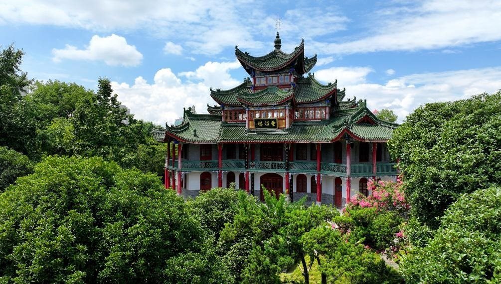 近日拍攝的陜西省漢中市博物館望江樓。新華社記者 劉瀟 攝