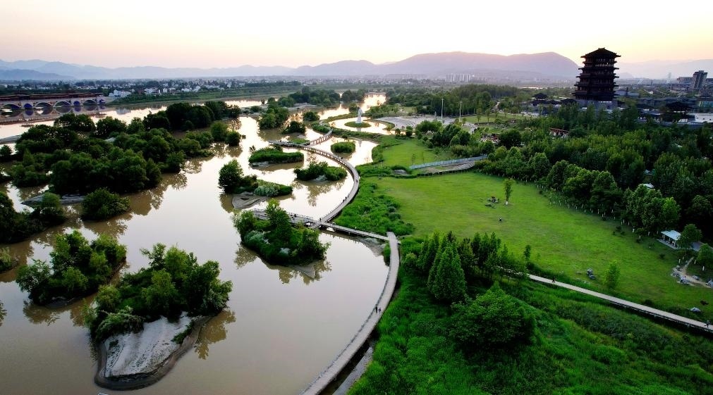 2022年5月16日拍攝的天漢濕地公園景色。新華社記者 邵瑞 攝