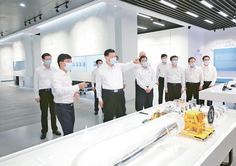 2023年7月5日至7日，中共中央總書(shū)記、國(guó)家主席、中央軍委主席習(xí)近平在江蘇考察。這是5日下午，習(xí)近平在蘇州工業(yè)園區(qū)考察。 新華社記者 鞠鵬/攝