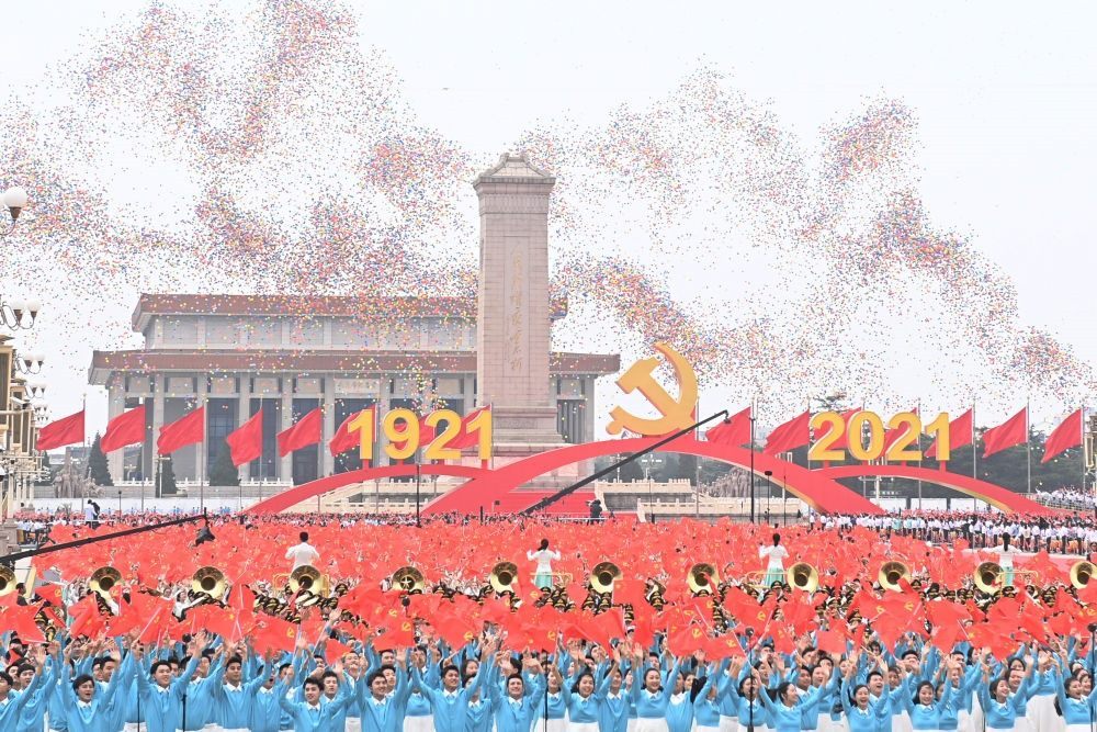 2021年7月1日上午，慶祝中國共產(chǎn)黨成立100周年大會在北京天安門廣場隆重舉行。這是慶祝大會現(xiàn)場放飛氣球。新華社記者 李尕 攝