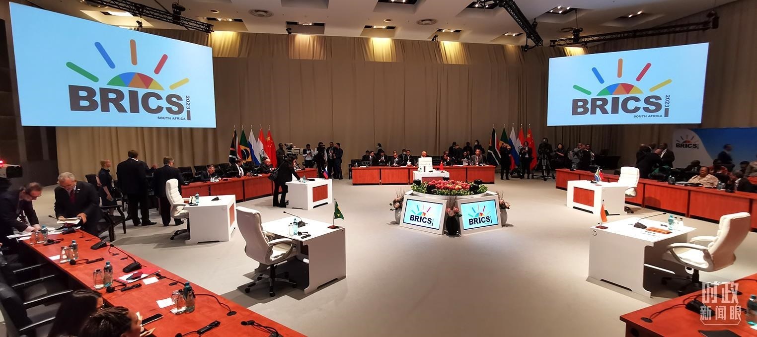 △23日上午，金磚國家領(lǐng)導(dǎo)人第十五次會晤在這里舉行。這是會晤開始前的場景。（總臺央視記者李錚拍攝）