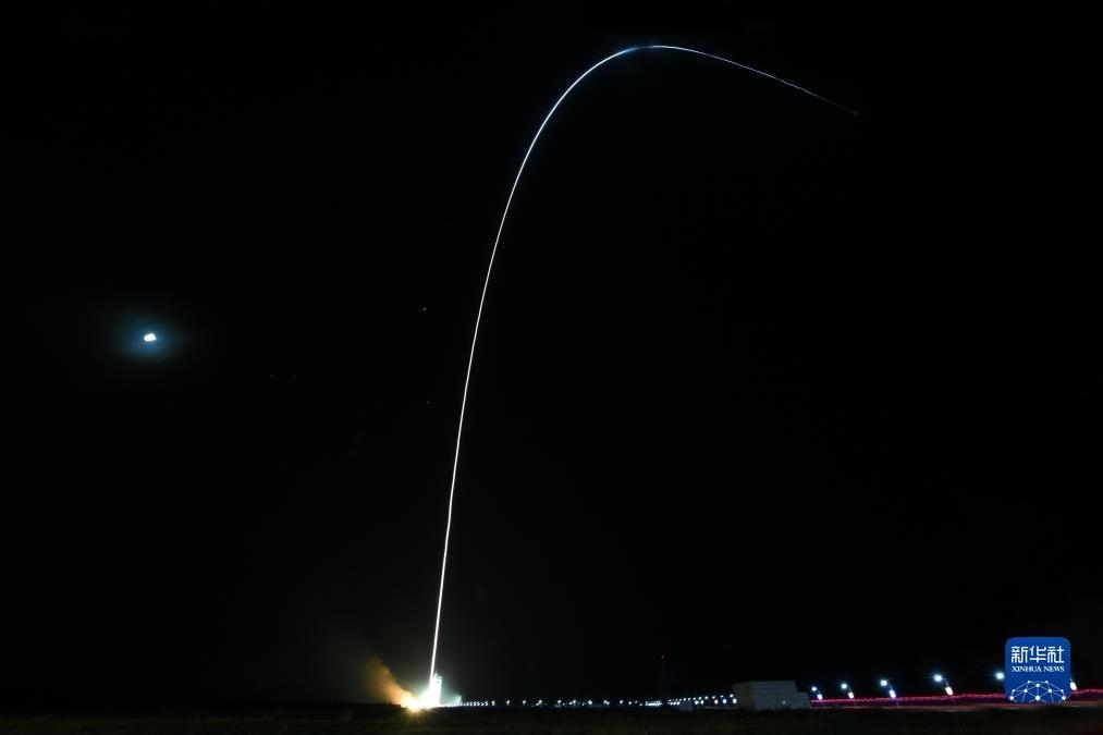 9月7日02時14分，我國在酒泉衛(wèi)星發(fā)射中心使用長征四號丙運載火箭，成功將遙感三十三號03星發(fā)射升空，衛(wèi)星順利進(jìn)入預(yù)定軌道，發(fā)射任務(wù)獲得圓滿成功。新華社發(fā)（汪江波 攝）