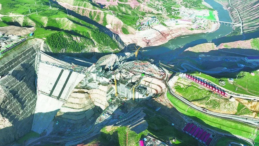 瑪爾擋水電站項目建設現(xiàn)場。國家能源集團青海瑪爾擋水電站供圖