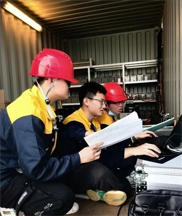 △2022年，長(zhǎng)征十一號(hào)運(yùn)載火箭在我國(guó)黃海以“一箭五星”方式成功發(fā)射。哈爾濱工程大學(xué)船海結(jié)構(gòu)物安全與舒適性團(tuán)隊(duì)為發(fā)射船進(jìn)行結(jié)構(gòu)動(dòng)態(tài)監(jiān)測(cè)。