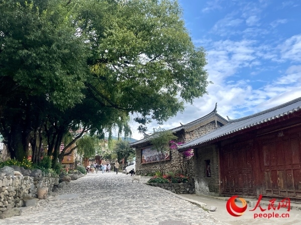 玉湖村村景。人民網(wǎng) 周靜圓攝