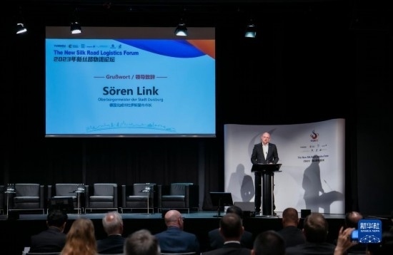9月21日，在德國(guó)杜伊斯堡，杜伊斯堡市市長(zhǎng)澤倫·林克出席2023新絲路物流論壇并致辭。新華社記者 張帆 攝
