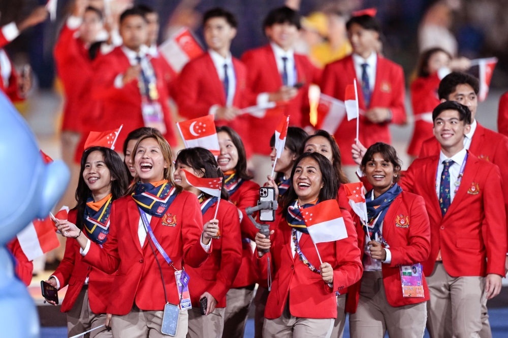 新加坡代表團(tuán)在開幕式上入場。