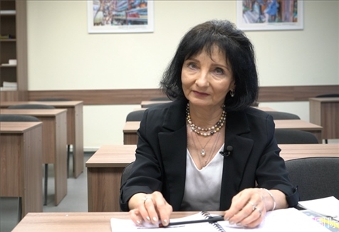 阿拉在白大孔院接受記者采訪。人民網(wǎng)記者 皇甫萬(wàn)里攝