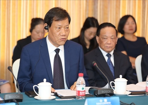 中國(guó)社會(huì)工作聯(lián)合會(huì)會(huì)長(zhǎng)陳存根致辭。主辦方供圖