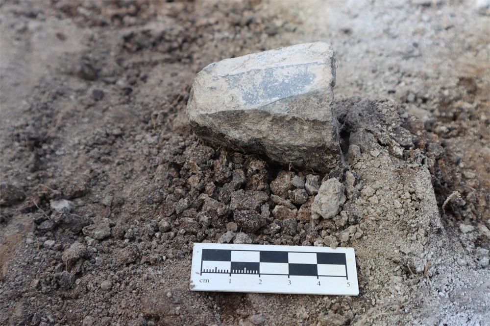 石葉石核出土場景。國家文物局供圖