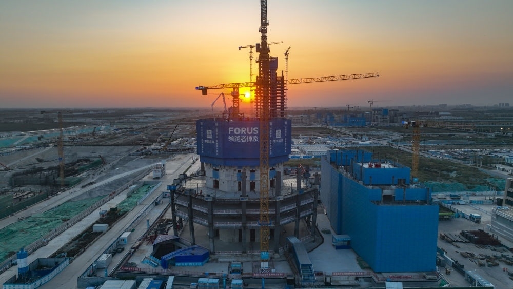 在雄安新區(qū)啟動(dòng)區(qū)拍攝的中國(guó)中化大廈項(xiàng)目（9月21日攝，無人機(jī)照片）。新華社記者 張鋮 攝