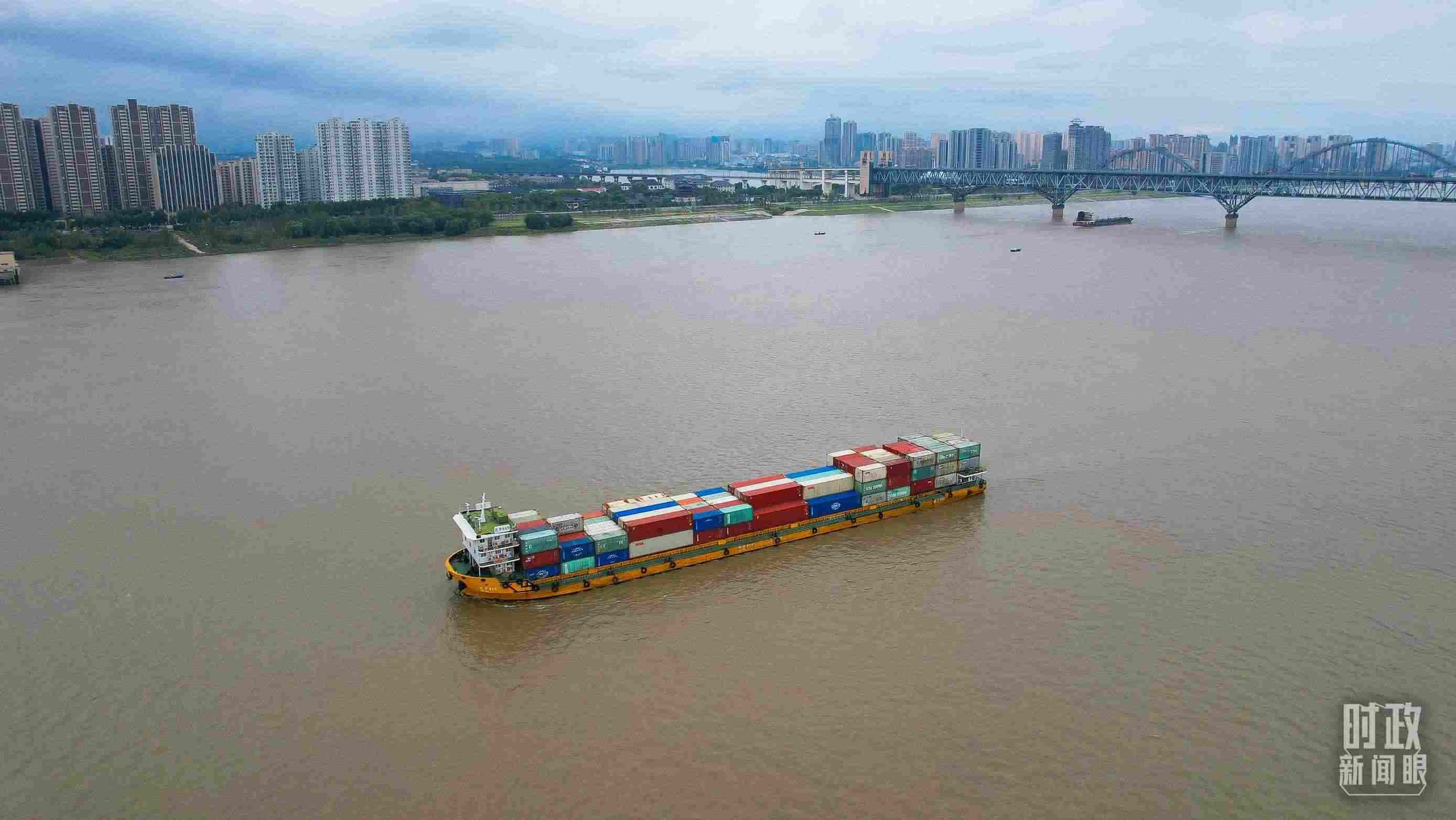 △長江九江段。（總臺央視記者范凱拍攝）