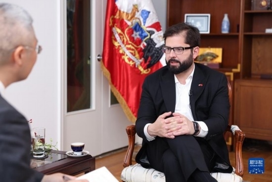 10月17日，智利總統(tǒng)博里奇在北京接受新華社記者專訪。新華社記者 呂帥 攝