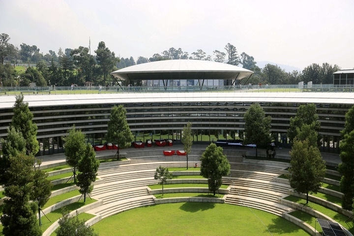 這是在埃塞俄比亞首都亞的斯亞貝巴拍攝的河岸綠色發(fā)展項(xiàng)目設(shè)施之一科技博物館（9月16日攝）。新華社記者 汪平 攝