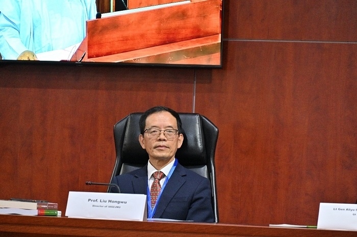 浙江師范大學(xué)非洲研究院院長劉鴻武作會議總結(jié)。浙江師范大學(xué)非洲研究院供圖