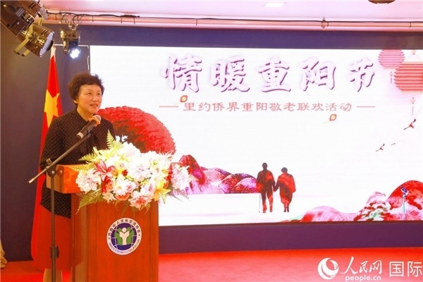 當(dāng)?shù)貢r(shí)間10月23日，國務(wù)院僑務(wù)辦公室主任陳旭（中）在巴西里約熱內(nèi)盧出席國務(wù)院僑辦代表團(tuán)與里約僑界座談會(huì)。 王天聰 攝