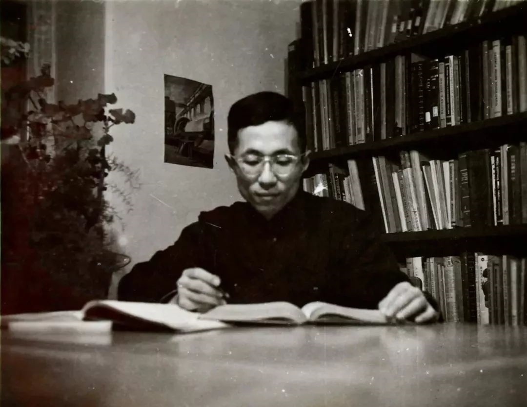 青年時(shí)期的秦裕琨。哈爾濱工業(yè)大學(xué)供圖