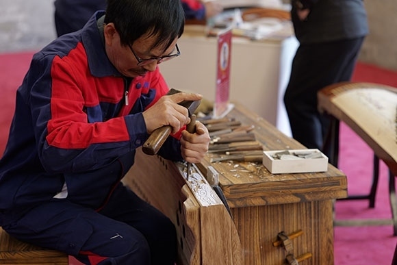 蘭考古箏制作展示。中央音樂學院供圖