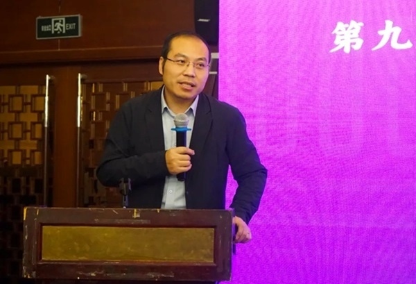 清華大學(xué)社會科學(xué)學(xué)院副院長、政治學(xué)系長聘教授孟天廣在研討會上總結(jié)發(fā)言。主辦方供圖