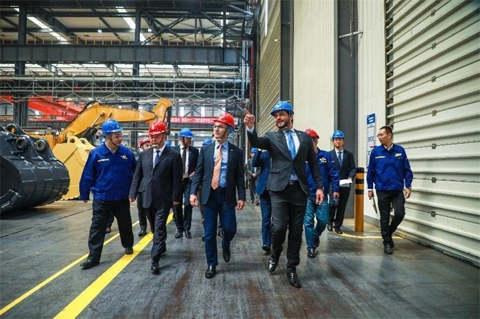 巴西米納斯吉拉斯州州長羅梅烏·澤馬到徐工集團考察。徐工集團供圖