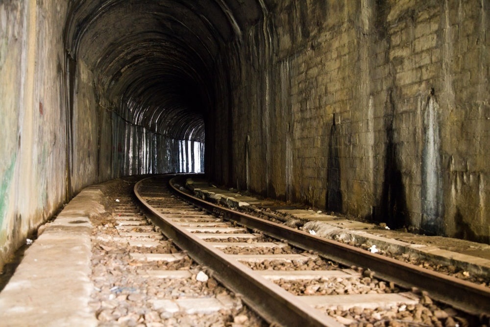 這是2013年3月22日拍攝的河口境內(nèi)的米軌鐵路。