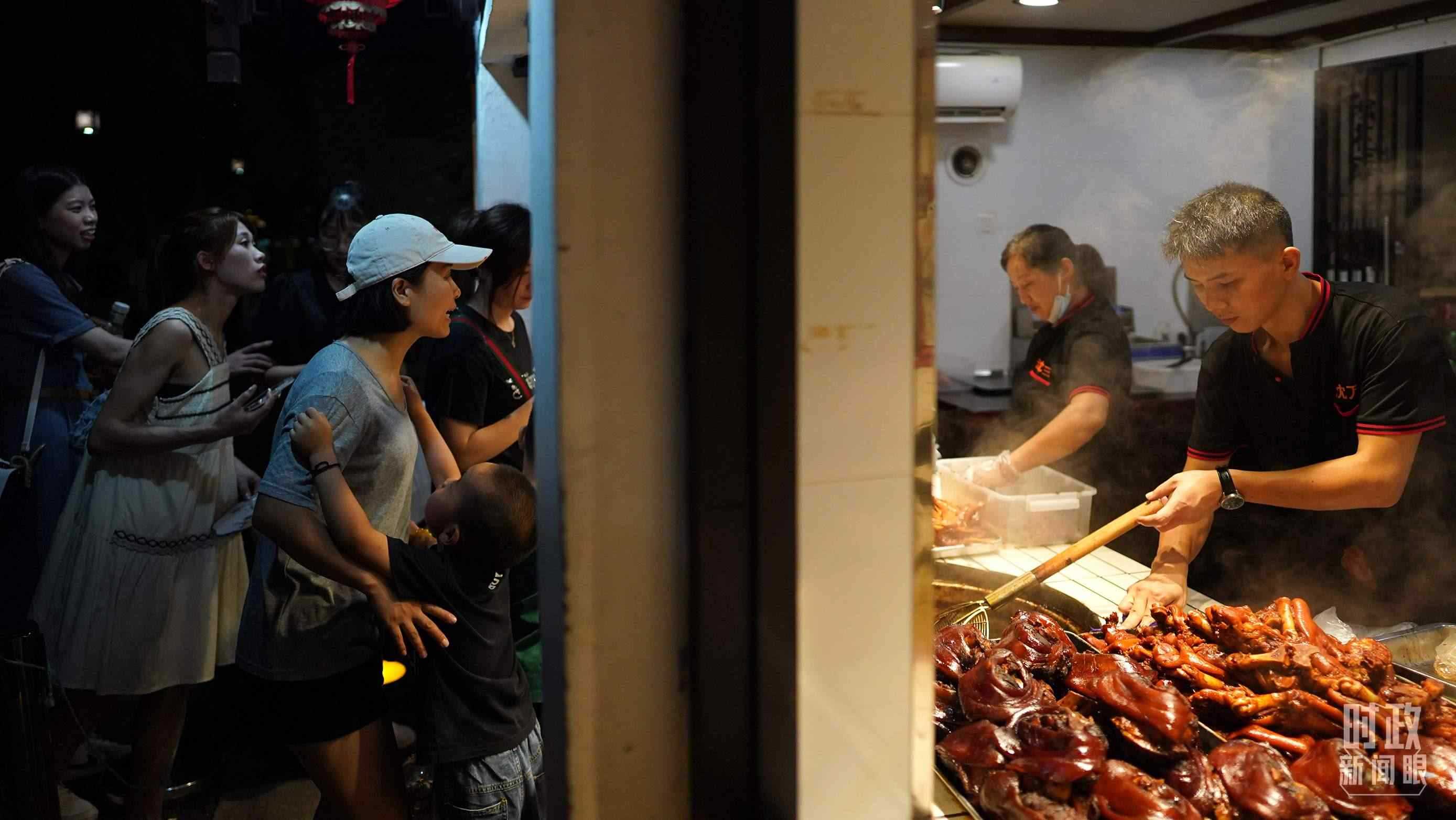 △江蘇省蘇州市平江路。（總臺(tái)國(guó)廣記者李晉拍攝）