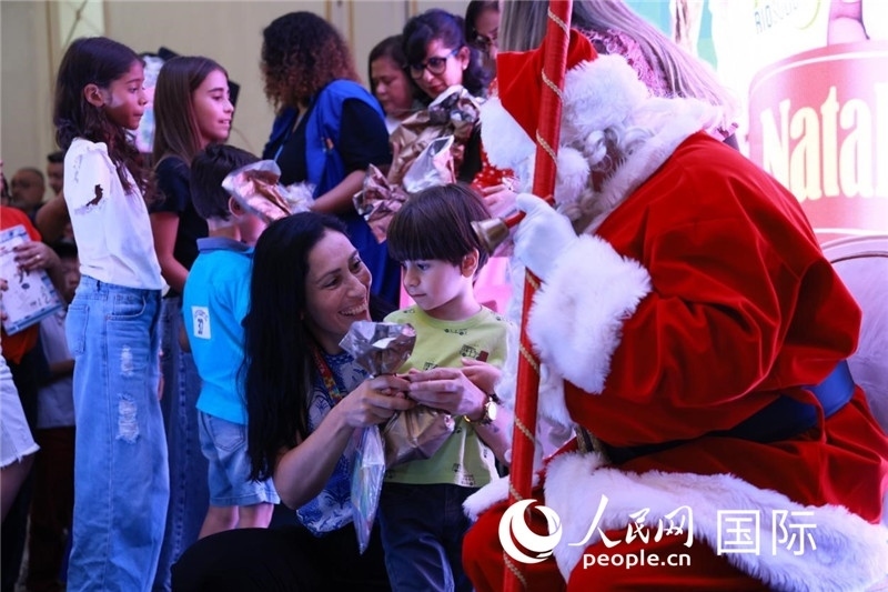 捐贈(zèng)活動(dòng)現(xiàn)場(chǎng)。人民網(wǎng)記者宋亦然攝