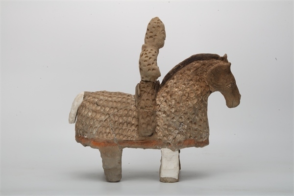 陶鎧甲騎馬俑。國(guó)家文物局供圖