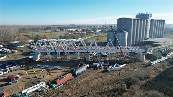 維爾巴斯特大橋鳥(niǎo)瞰。 匈塞鐵路中方聯(lián)營(yíng)體供圖