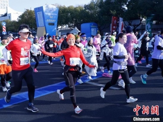 2023杭州馬拉松現(xiàn)場(chǎng)。肖健 攝