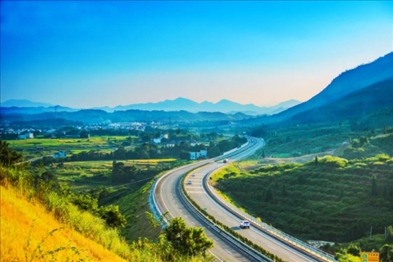 農(nóng)村公路讓老百姓出行變得更便捷。受訪方供圖