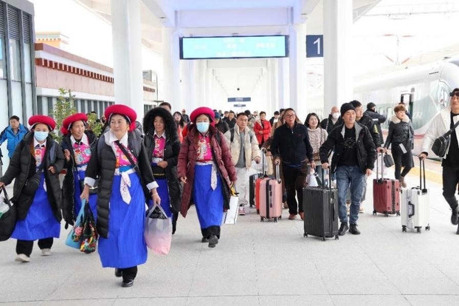 麗香鐵路開通滿月，累計發(fā)送旅客超18萬人次。受訪方供圖