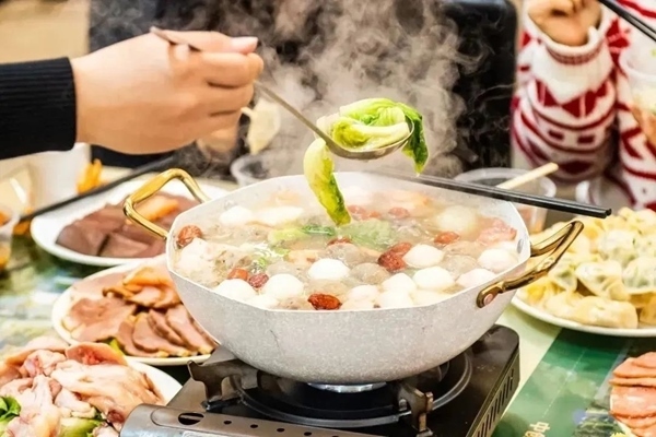 華南理工大學推出火鍋年夜飯。校方供圖