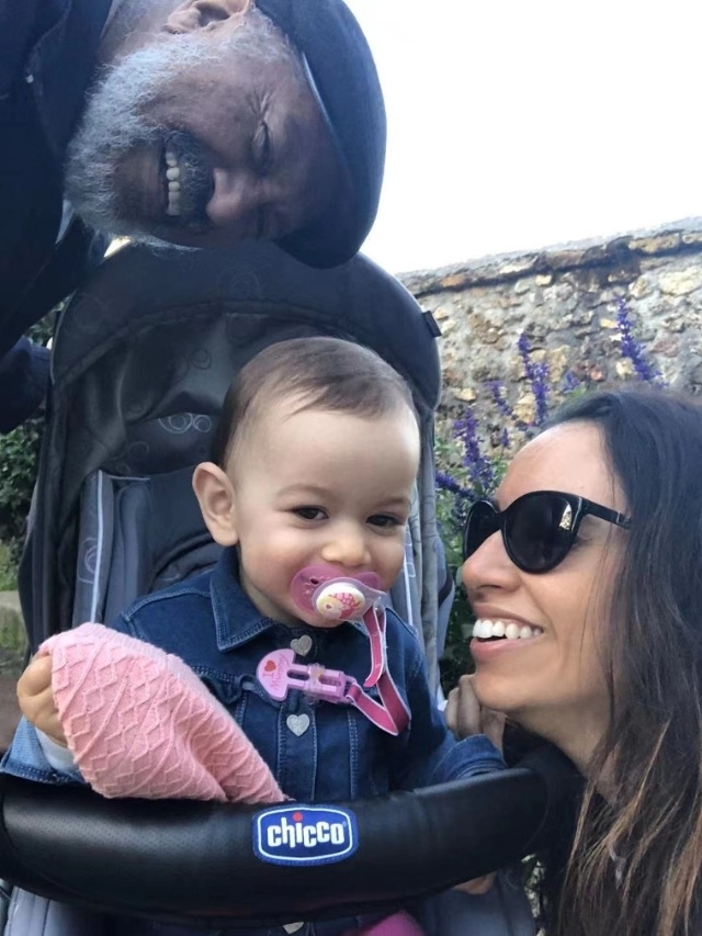 丹尼爾和家人在北京。圖片由受訪者提供