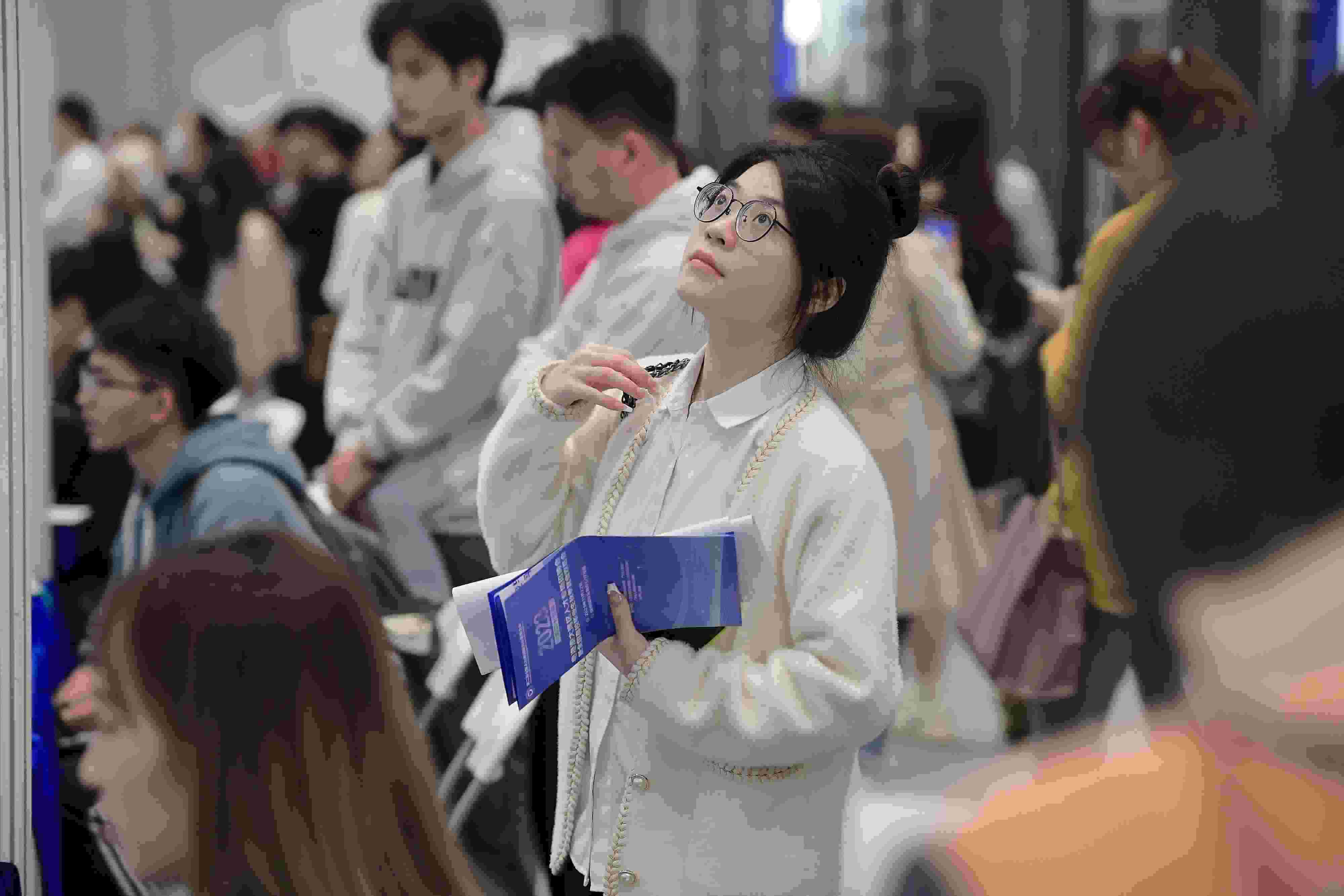  2023年11月22日，2023年粵港澳大灣區(qū)人才專(zhuān)場(chǎng)招聘會(huì)暨第27屆全國(guó)高校畢業(yè)生秋季就業(yè)雙選會(huì)在深圳國(guó)際會(huì)展中心舉辦。