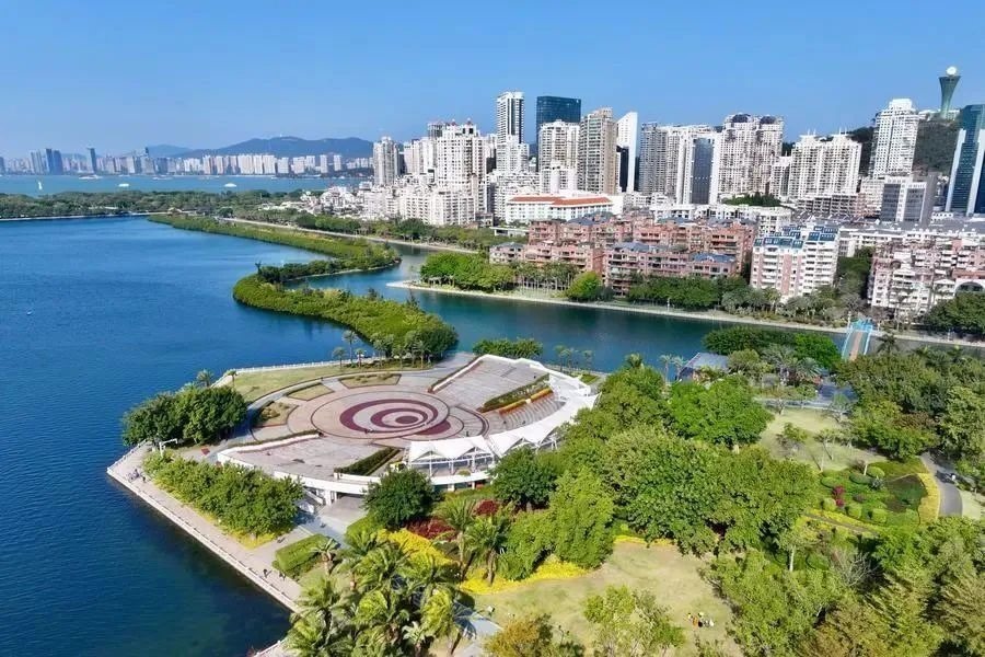 △1月24日，廈門筼筜湖白鷺洲公園及周邊城市景觀。