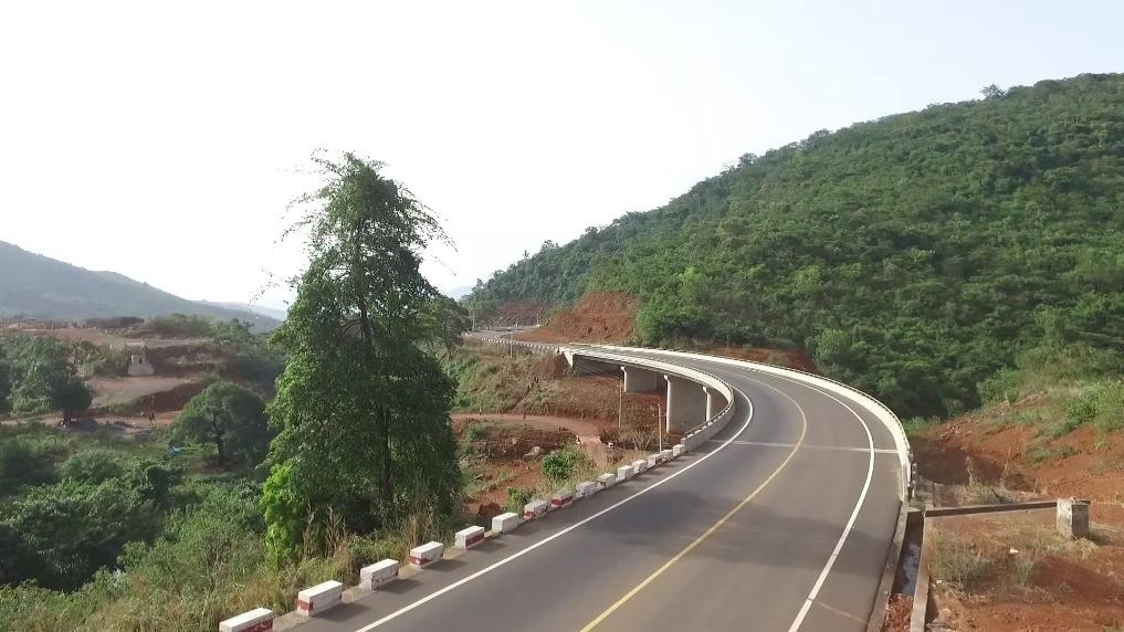 中塞友誼公路。