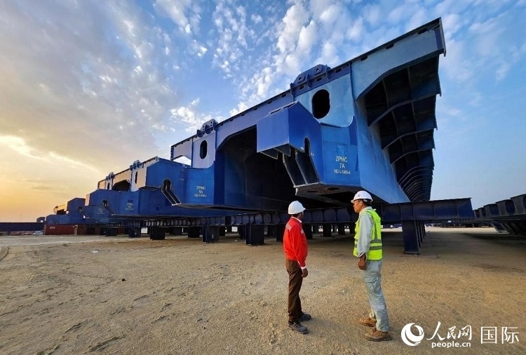 全球最大升船機(jī)平臺。人民網(wǎng)記者管克江攝