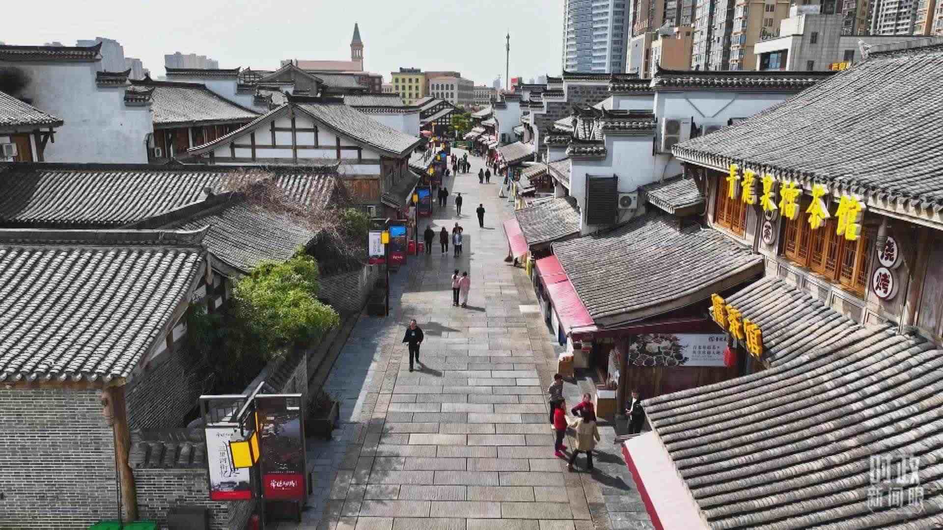 △常德河街。（總臺(tái)記者姚鵬、溫盛強(qiáng)拍攝）