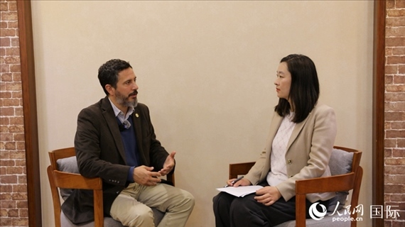 阿根廷布宜諾斯艾利斯大學(xué)阿根廷—中國研究中心主任、阿根廷知名漢學(xué)家畢嘉宏（Ignacio Villagran）接受人民網(wǎng)記者專訪。人民網(wǎng)記者 周雨攝