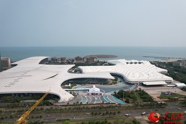 航拍第四屆消博會(huì)主會(huì)場(chǎng)。人民網(wǎng)記者 孟凡盛攝