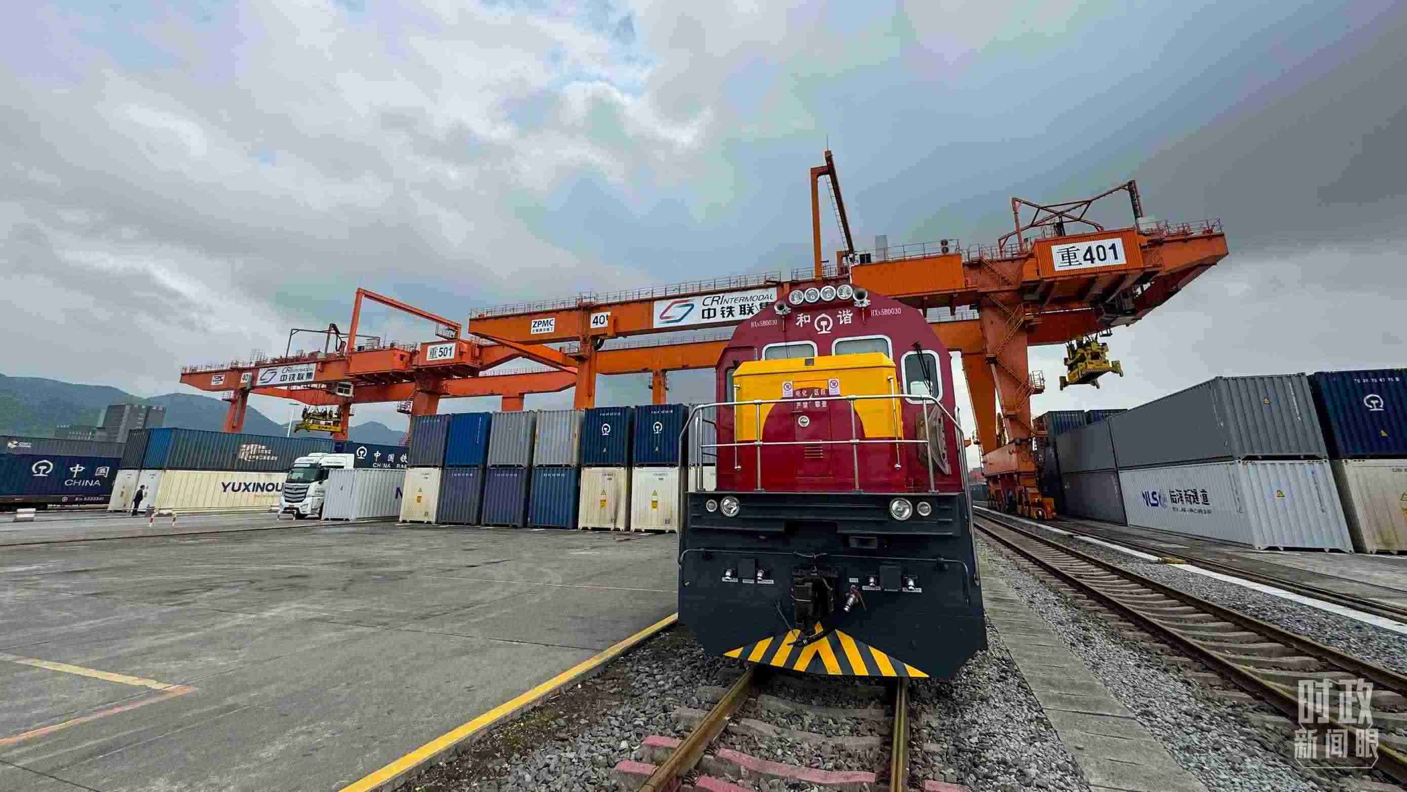 △重慶國際物流樞紐園區(qū)。（總臺央視記者許永松拍攝）